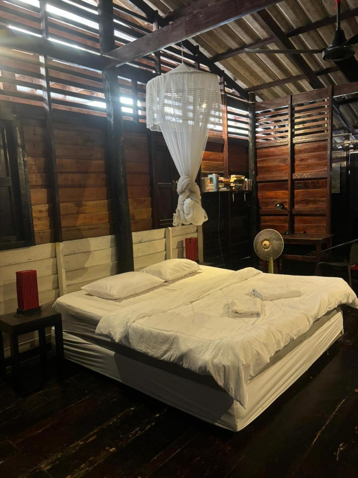 Tonmai Suite II Ko Por Екстер'єр фото